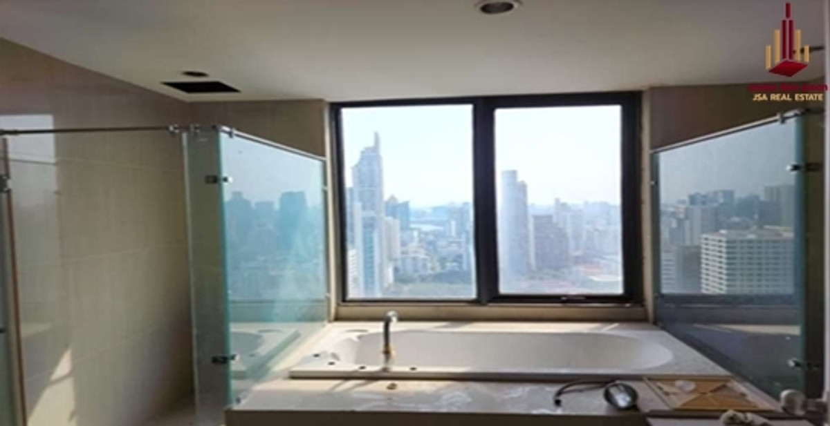 For SaleCondoRama9, Petchburi, RCA : ✨ For Sale: Villa Asoke Condo ✨ 💰 Only 52,300,000 THB