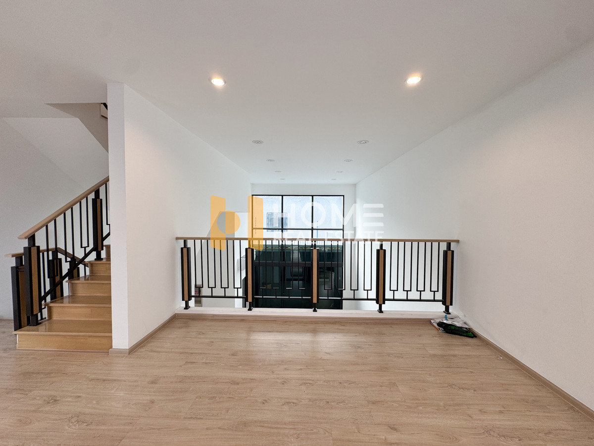 ขายทาวน์โฮมพัฒนาการ ศรีนครินทร์ : บ้านหน้าสวน 🌳 เอสทารา ฮาเว่น พัฒนาการ 20 / 3 ห้องนอน (ขาย), Estara Haven Phatthanakan 20 / 3 Bedrooms (FOR SALE) FON256