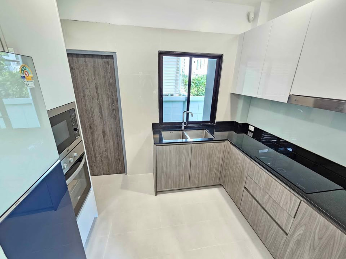 For RentHouseLadkrabang, Suwannaphum Airport : P-2851 Luxurious detached house, good location, ready to move in, near Seacon Square and Paradise Park and Suan Luang Rama IX.