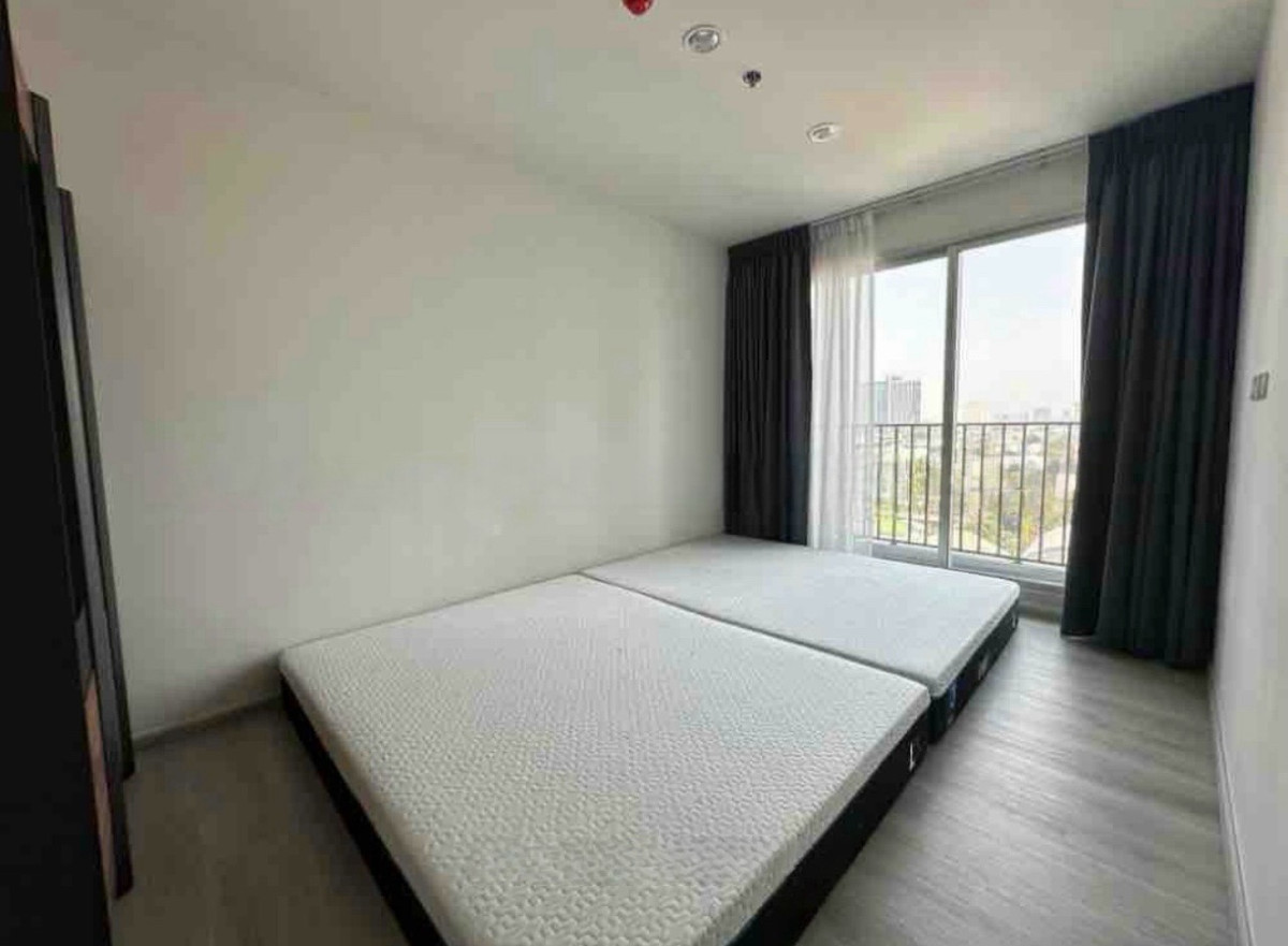 For SaleCondoPinklao, Charansanitwong : ✨🏙️ Urgent sale, 2 bathrooms, 2 bathrooms, with furniture, very good price ✅