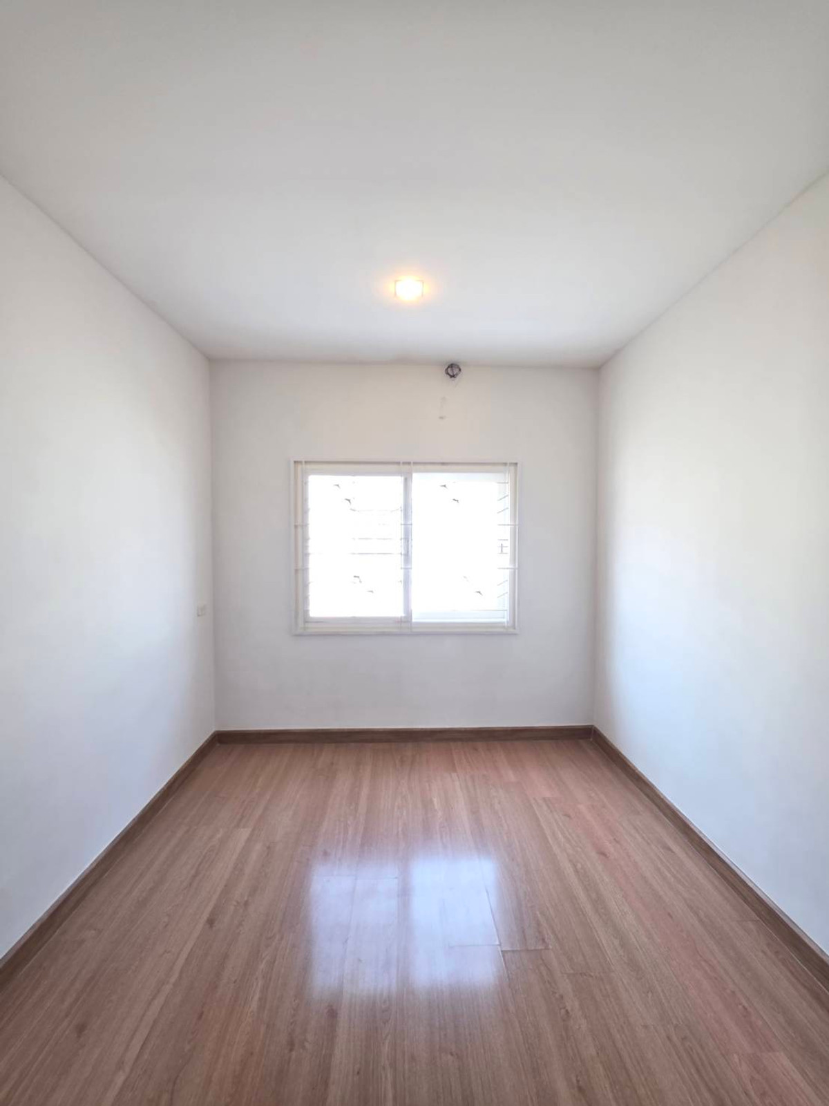 ให้เช่าทาวน์โฮมพระราม 5 ราชพฤกษ์ บางกรวย : ให้เช่าทาวน์โฮม โกลเด้นทาวน์ วงศ์สว่าง - รัชดา ใกล้ MRT แยกติวานนท์ เพียง 5 นาที