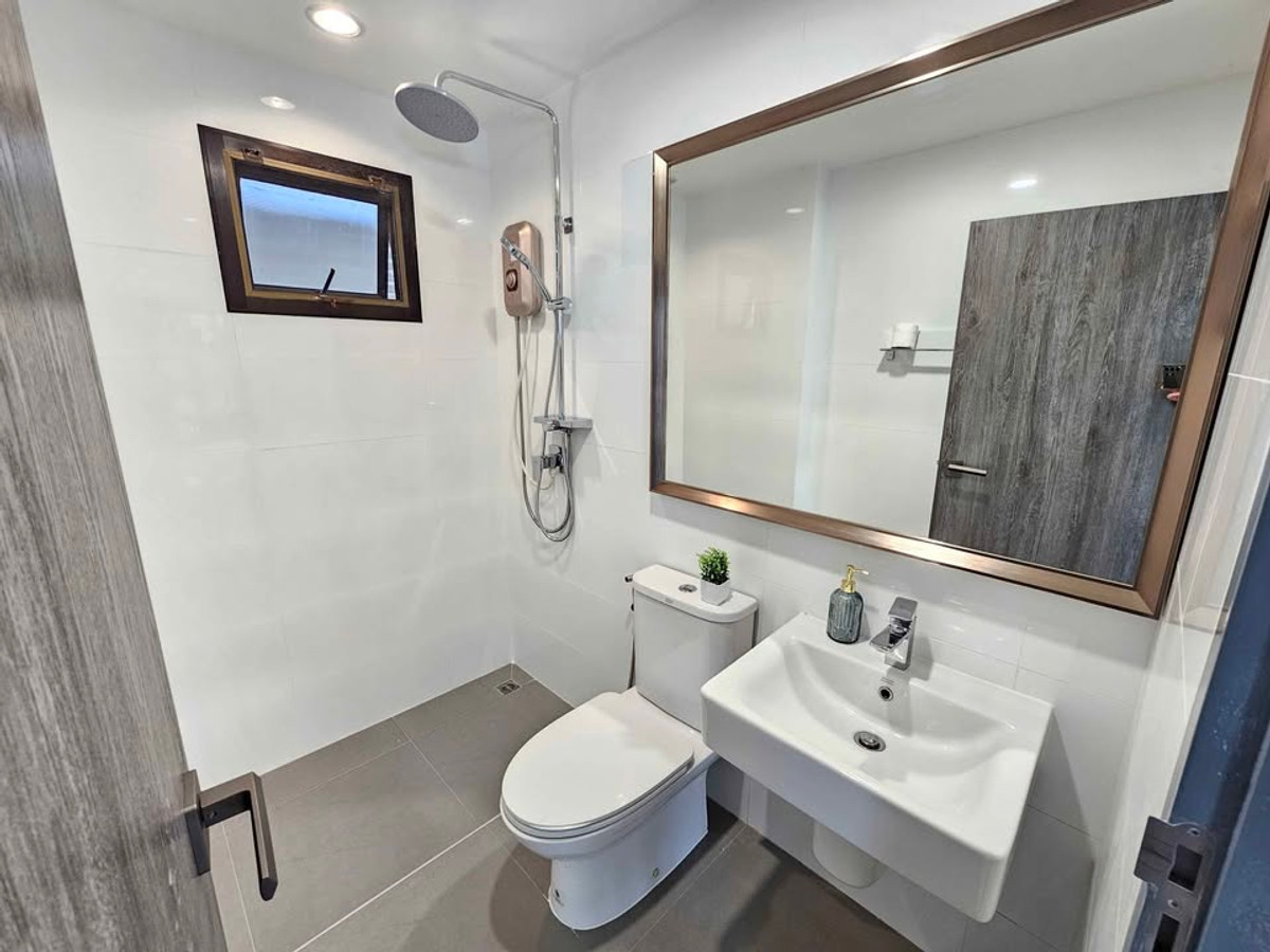 For RentHouseLadkrabang, Suwannaphum Airport : P-2851 Luxurious detached house, good location, ready to move in, near Seacon Square and Paradise Park and Suan Luang Rama IX.