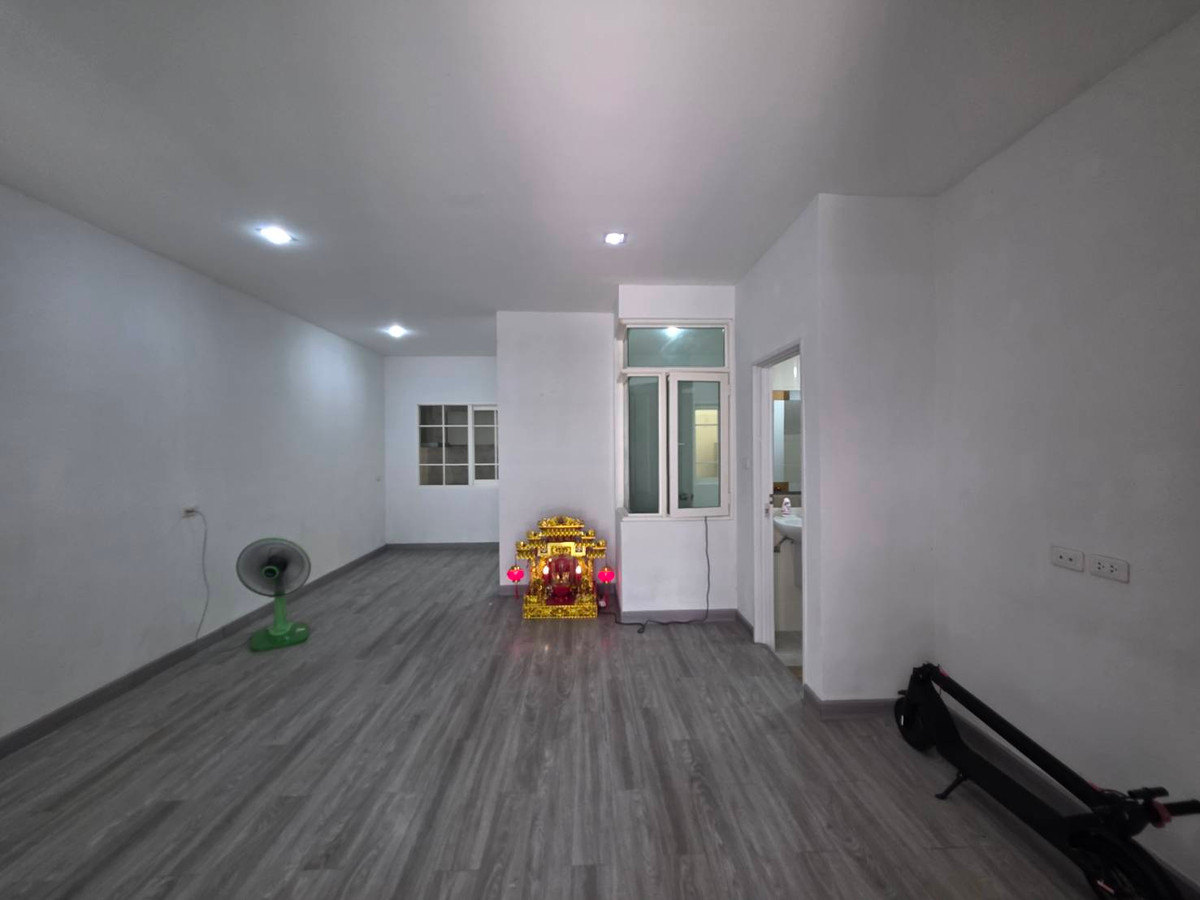 ให้เช่าทาวน์โฮมพระราม 5 ราชพฤกษ์ บางกรวย : ให้เช่าทาวน์โฮม โกลเด้นทาวน์ วงศ์สว่าง - รัชดา ใกล้ MRT แยกติวานนท์ เพียง 5 นาที