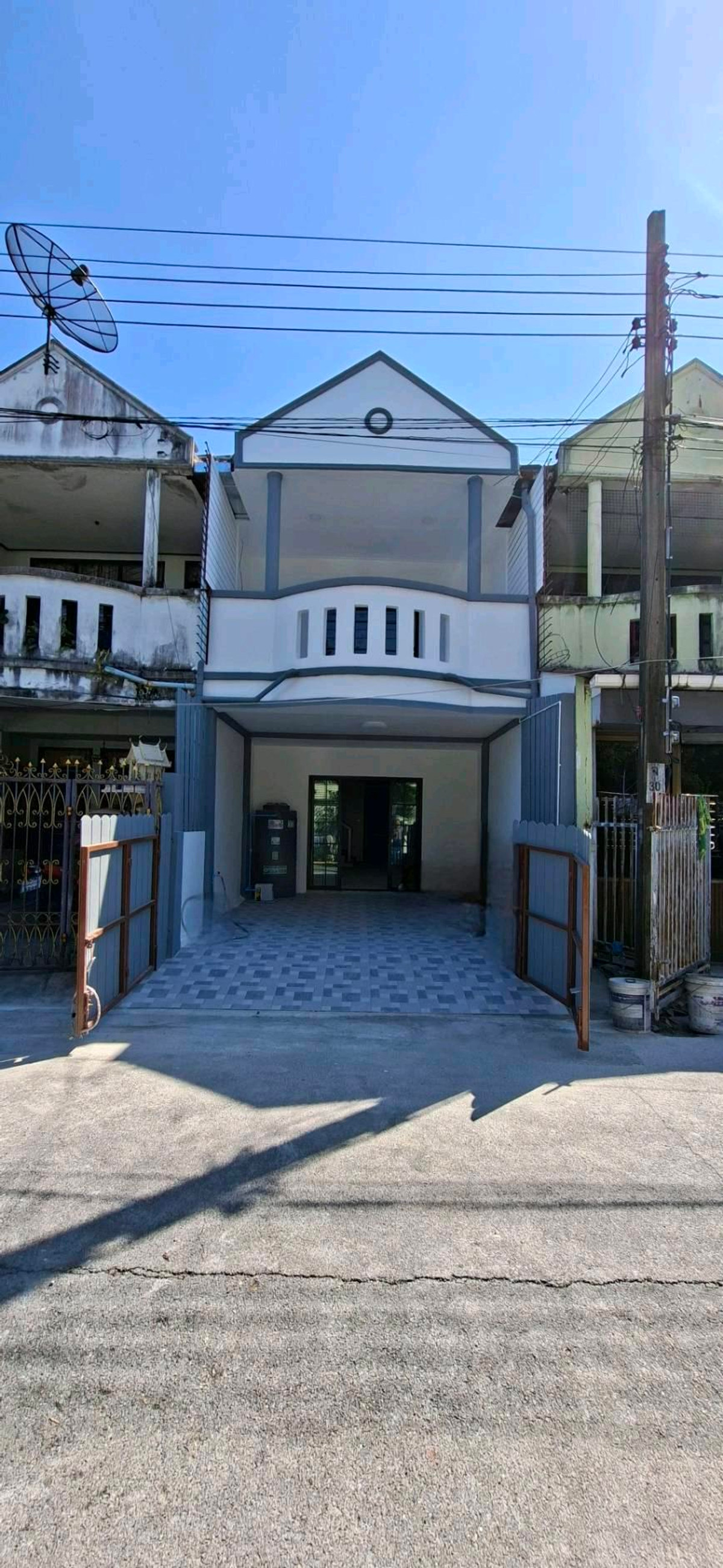 ขายทาวน์โฮมนวมินทร์ รามอินทรา : 📣ขายทาวน์เฮ้าส์ ซอยรามอินทรา46 หมู่บ้าน บก.ทหารสูงสุด รีโนเวทใหม่ พร้อมอยู่  ทำเลหายาก  เดินทางสะดวก
