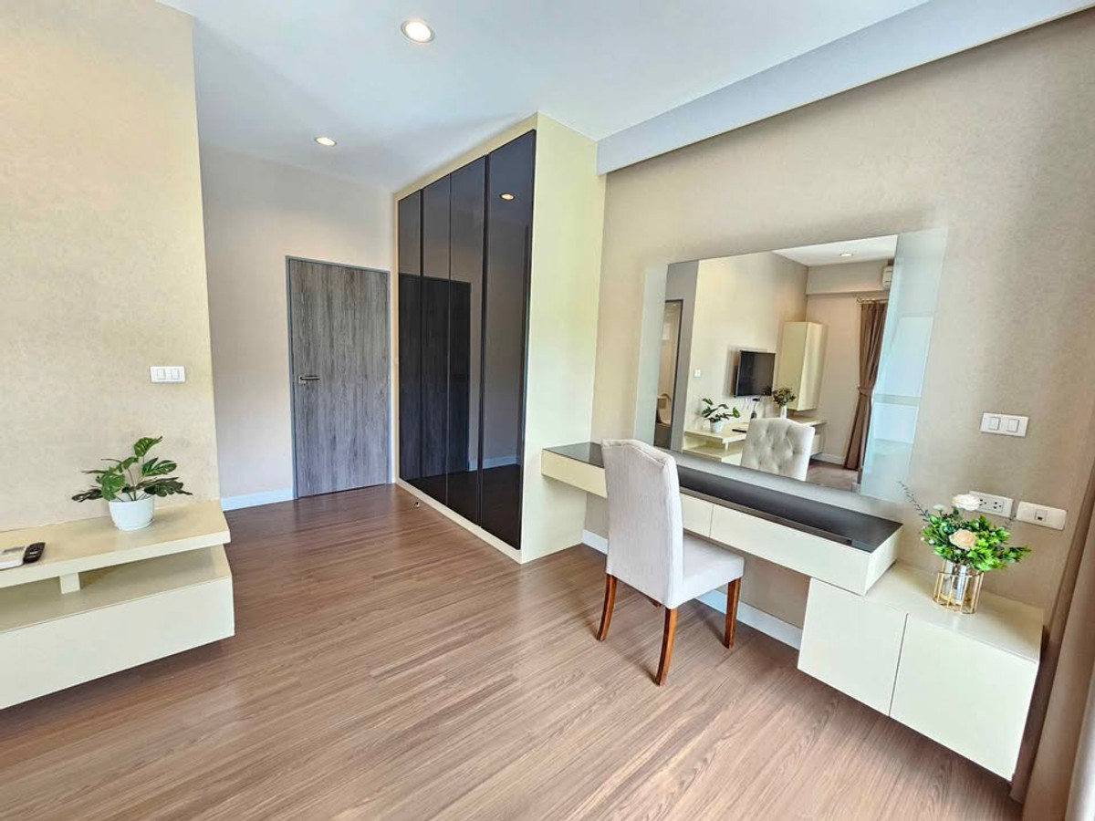 For RentHouseLadkrabang, Suwannaphum Airport : P-2851 Luxurious detached house, good location, ready to move in, near Seacon Square and Paradise Park and Suan Luang Rama IX.