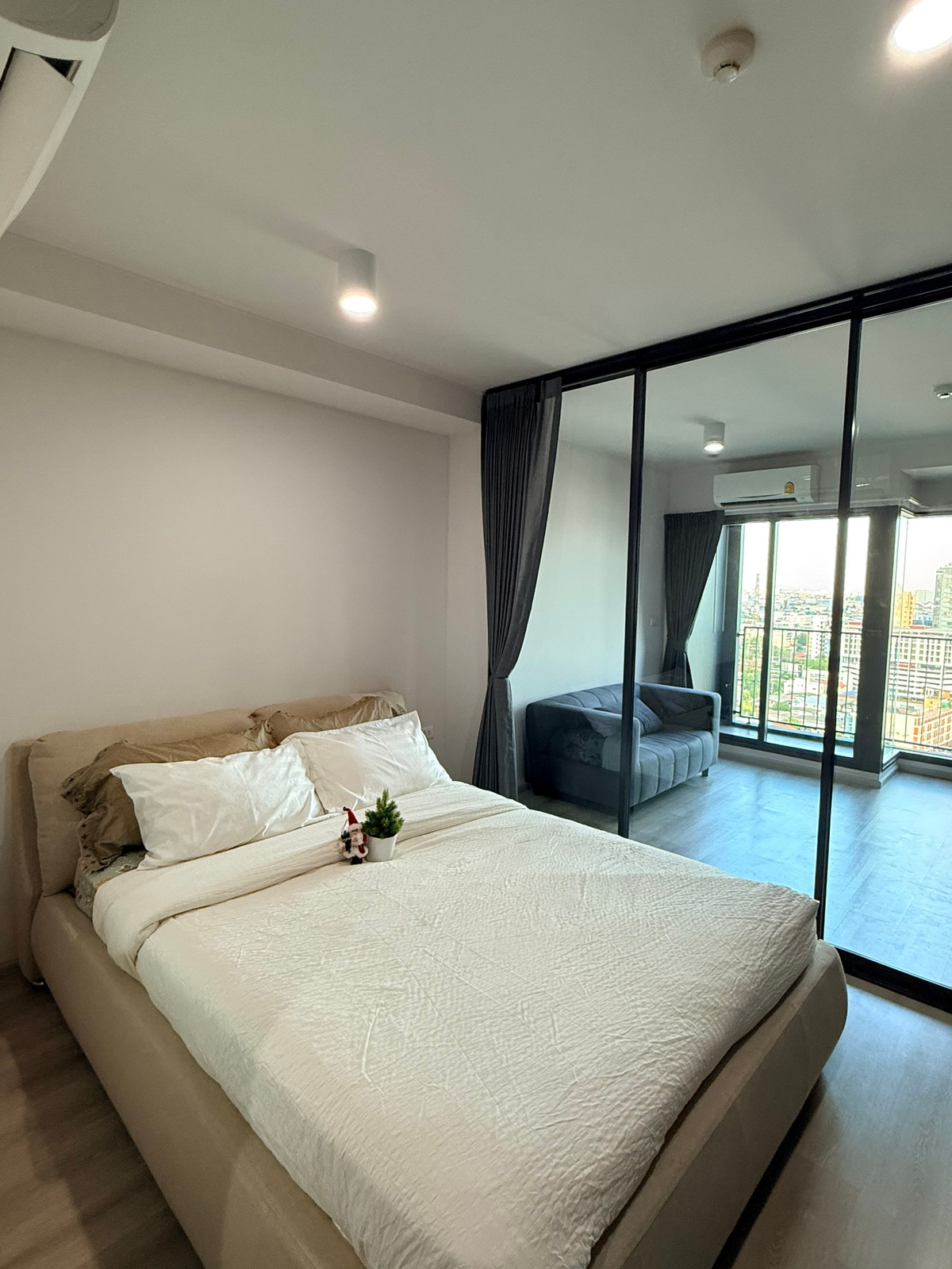 ขายคอนโดรัชดา ห้วยขวาง : ขายคอนโด ราคาดีที่สุดในโครงการ!! ใกล้ MRT สุทธิสาร ห้องสวย สภาพใหม่มือหนึ่ง พร้อมให้คำปรึกษาสินเชื่อฟรี✨IDEO Ratchada - Sutthisan