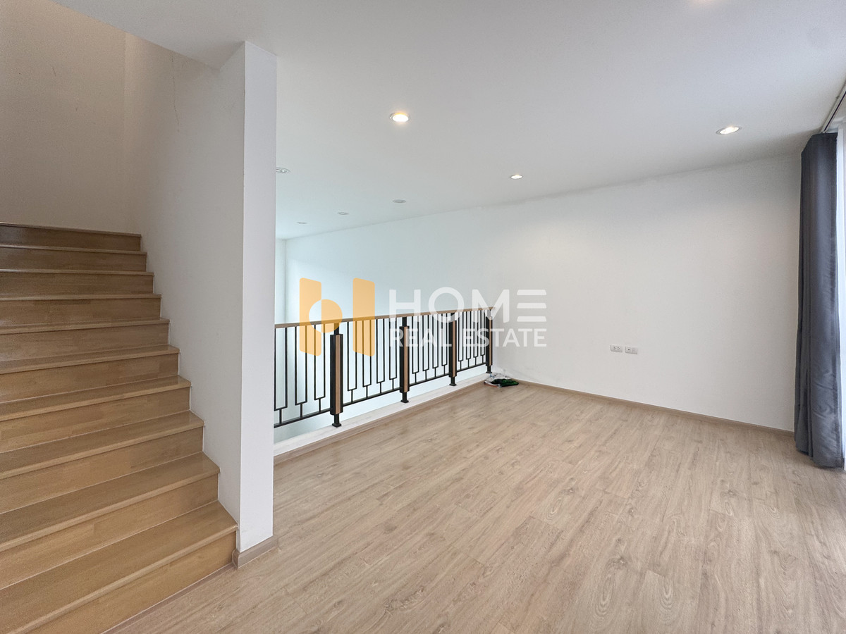 ขายทาวน์โฮมพัฒนาการ ศรีนครินทร์ : บ้านหน้าสวน 🌳 เอสทารา ฮาเว่น พัฒนาการ 20 / 3 ห้องนอน (ขาย), Estara Haven Phatthanakan 20 / 3 Bedrooms (FOR SALE) FON256