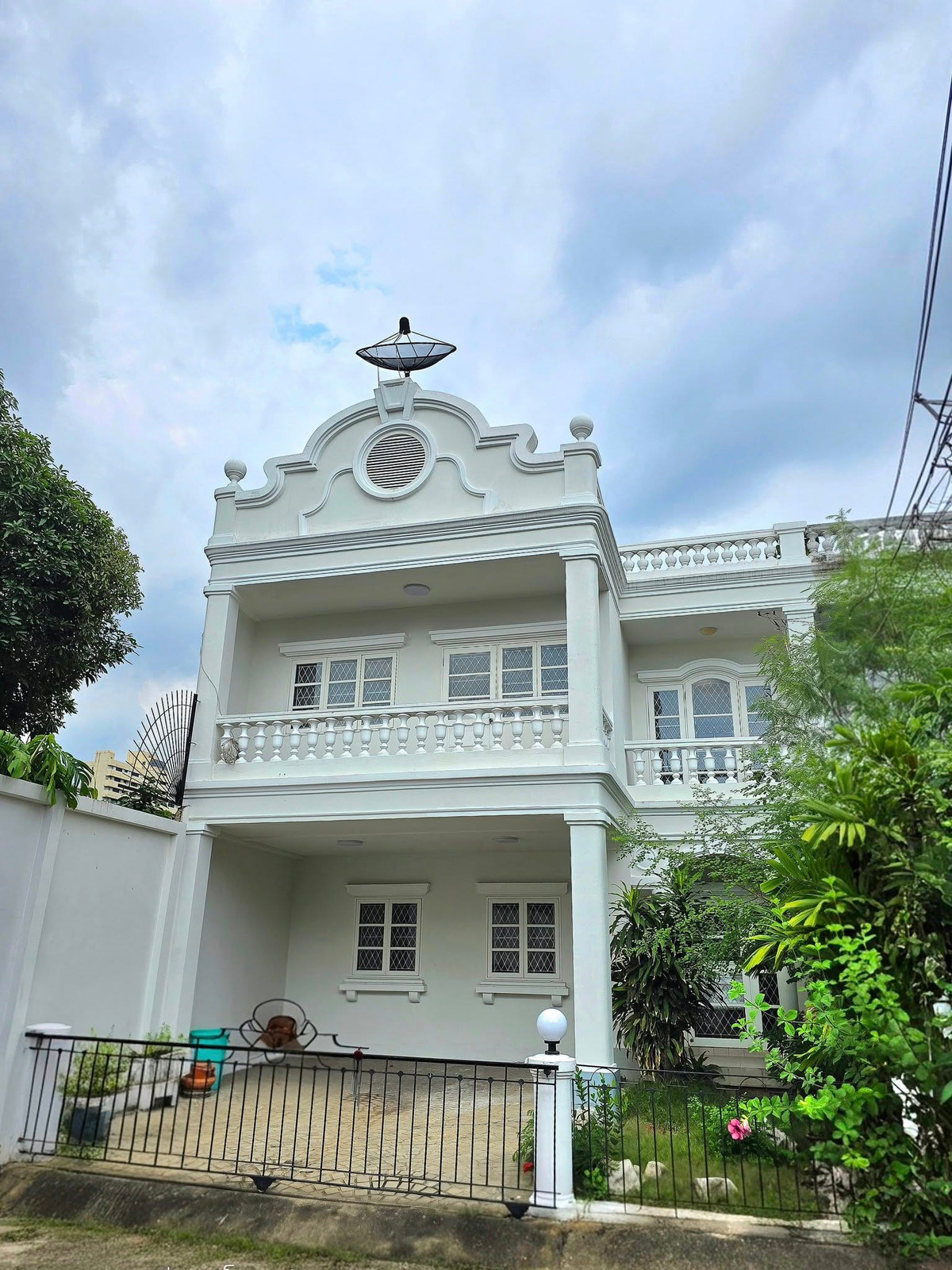 ขายบ้านสุขุมวิท อโศก ทองหล่อ : P-2850 บ้านเปล่า ทำเลทอง เดินทางสะดวก เข้าออกได้หลายทาง ใกล้ BTS อ่อนนุช โครงการ สุขุมวิท การ์เด้นซิตี้ 2