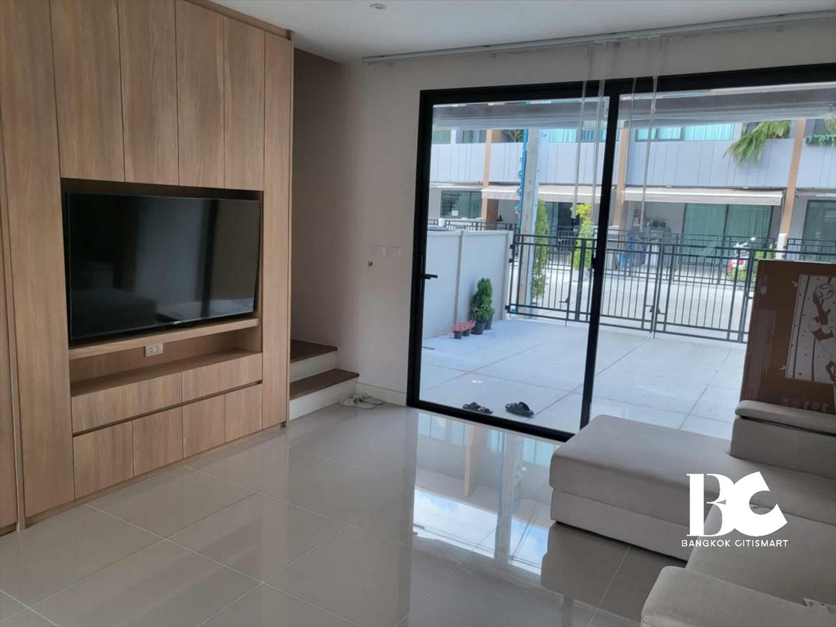For SaleTownhomeOnnut, Udomsuk : 🔥Urgent Sale🔥 Baan Klang Muang Sukhumvit-On Nut* near Ramkhamhaeng MRT Station, fully furnished, ready to move in.