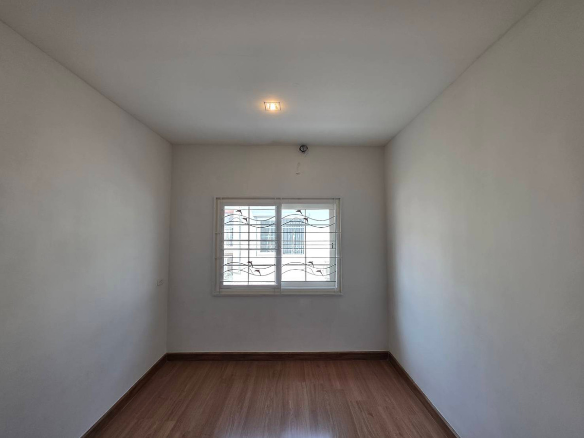 ให้เช่าทาวน์โฮมพระราม 5 ราชพฤกษ์ บางกรวย : ให้เช่าทาวน์โฮม โกลเด้นทาวน์ วงศ์สว่าง - รัชดา ใกล้ MRT แยกติวานนท์ เพียง 5 นาที