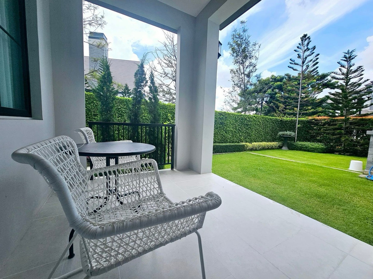 HousePattanakan, Srinakarin : 📢👇 For Sale / Rent – Luxury Houses at Nantawan Rama 9 – New Krungthep KreethaConveniently connected to multiple main routes.