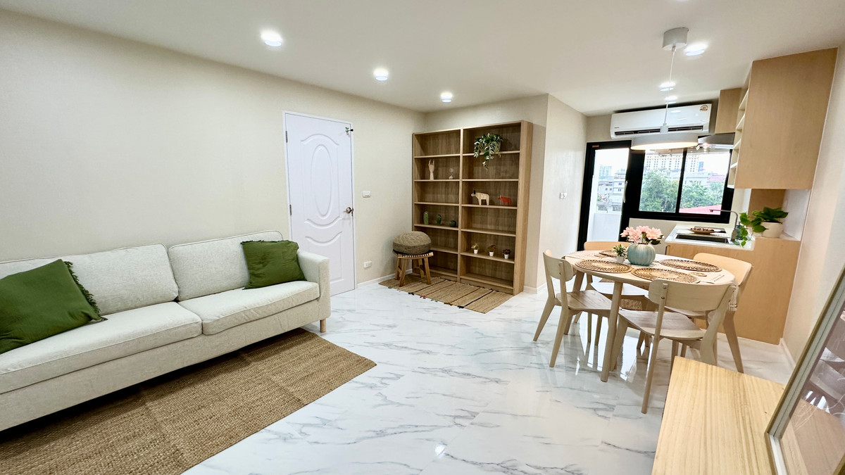 ขายคอนโดสาทร นราธิวาส : FQ ขายคอนโด Sathorn Suites Condominium ราคา 4,500,000 บาท [MKs251107]