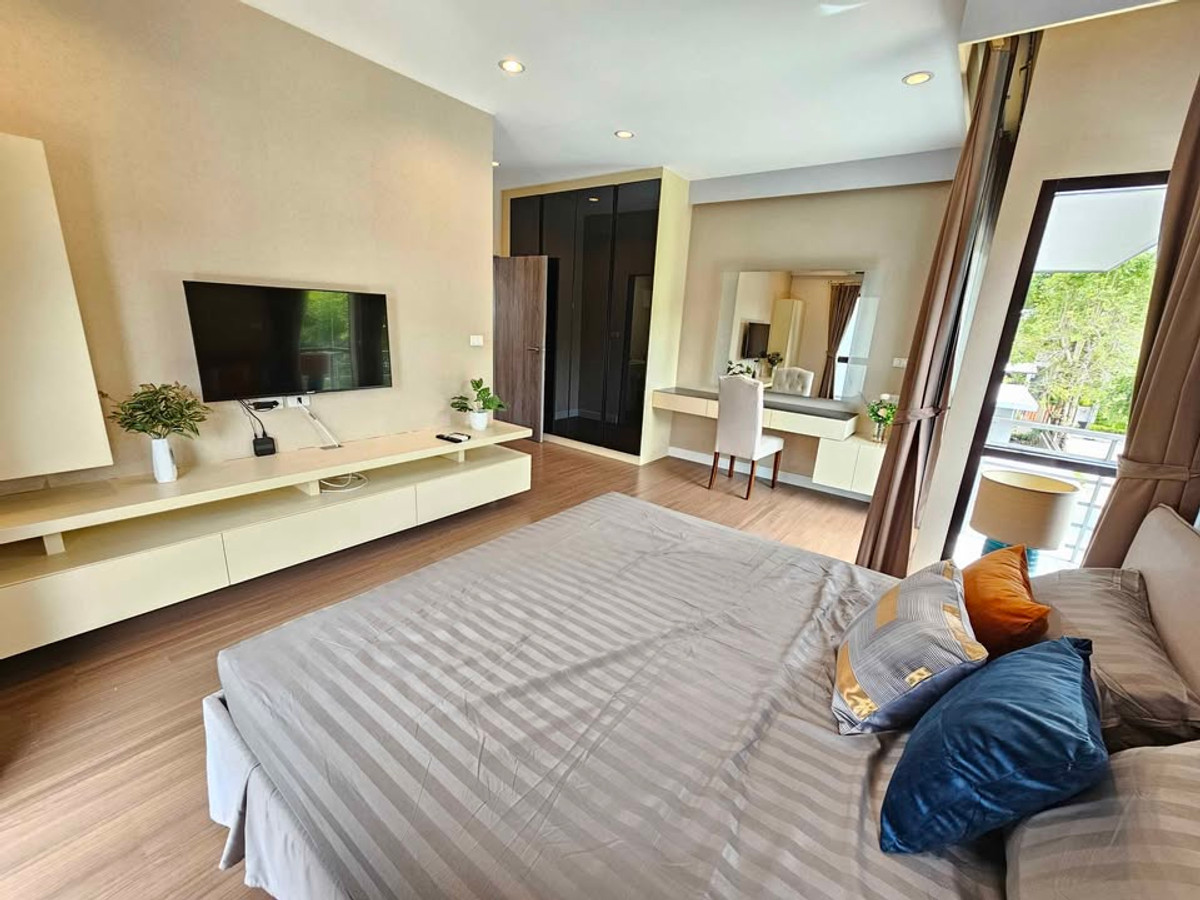 For RentHouseLadkrabang, Suwannaphum Airport : P-2851 Luxurious detached house, good location, ready to move in, near Seacon Square and Paradise Park and Suan Luang Rama IX.