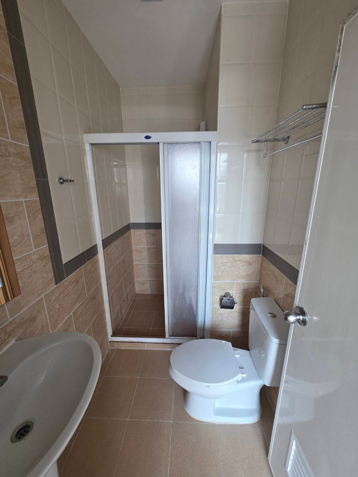 ให้เช่าทาวน์โฮมพระราม 5 ราชพฤกษ์ บางกรวย : ให้เช่าทาวน์โฮม โกลเด้นทาวน์ วงศ์สว่าง - รัชดา ใกล้ MRT แยกติวานนท์ เพียง 5 นาที