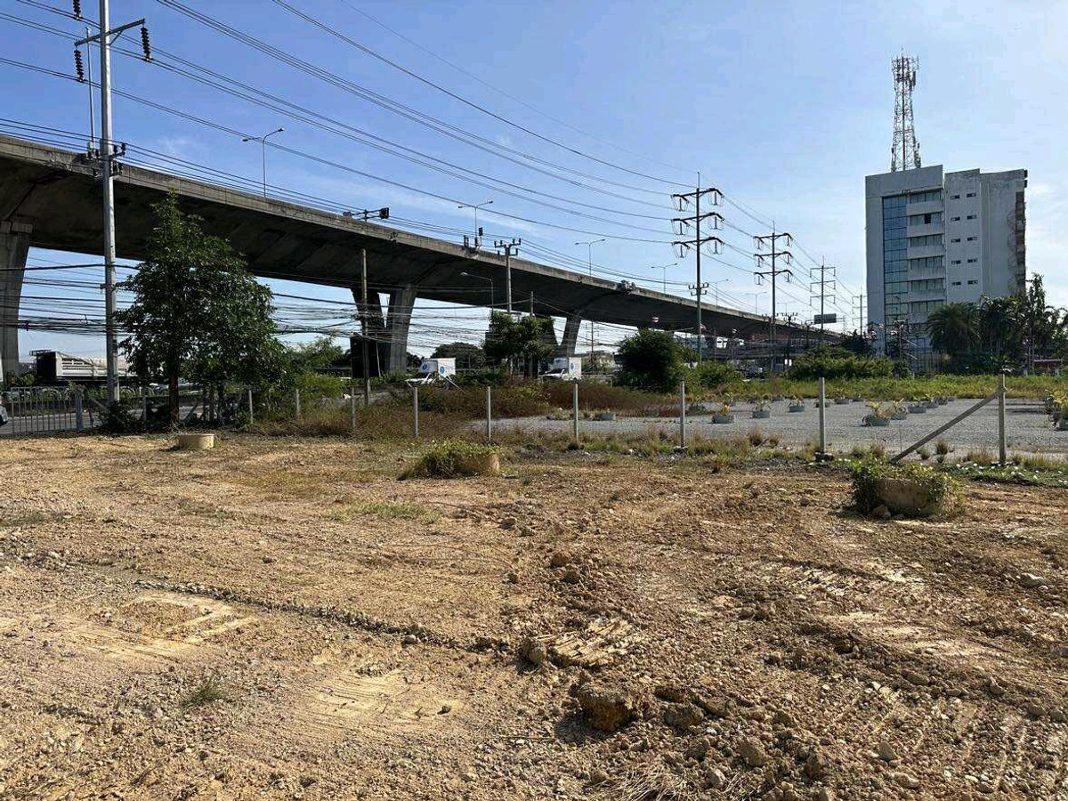 For RentLandBangna, Bearing, Lasalle : Land for rent next to Bangna-Trad Road (inbound) km.16, already filled in, 2 rai.