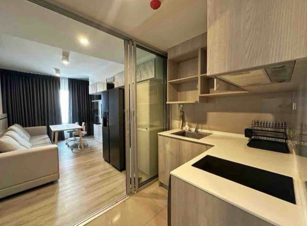 For SaleCondoPinklao, Charansanitwong : ✨🏙️ Urgent sale, 2 bathrooms, 2 bathrooms, with furniture, very good price ✅