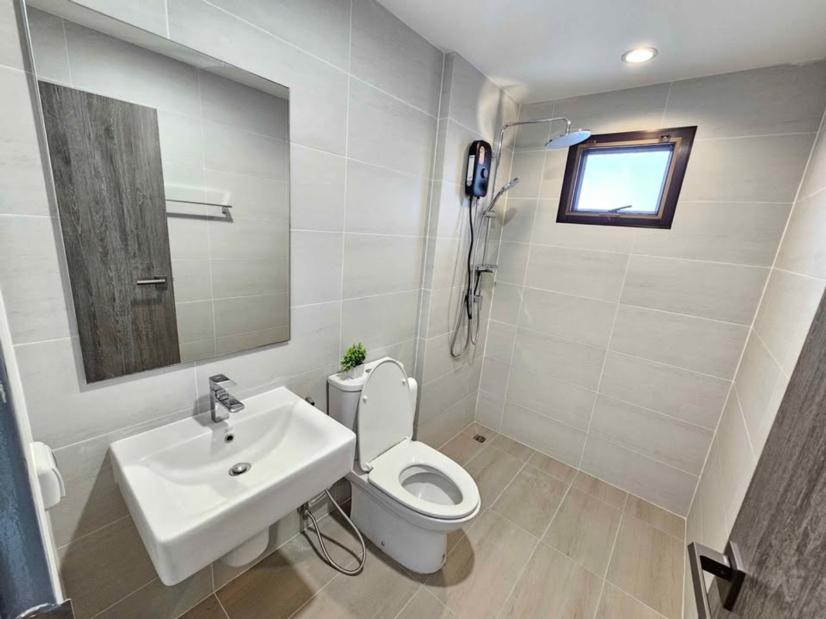 For RentHouseLadkrabang, Suwannaphum Airport : P-2851 Luxurious detached house, good location, ready to move in, near Seacon Square and Paradise Park and Suan Luang Rama IX.