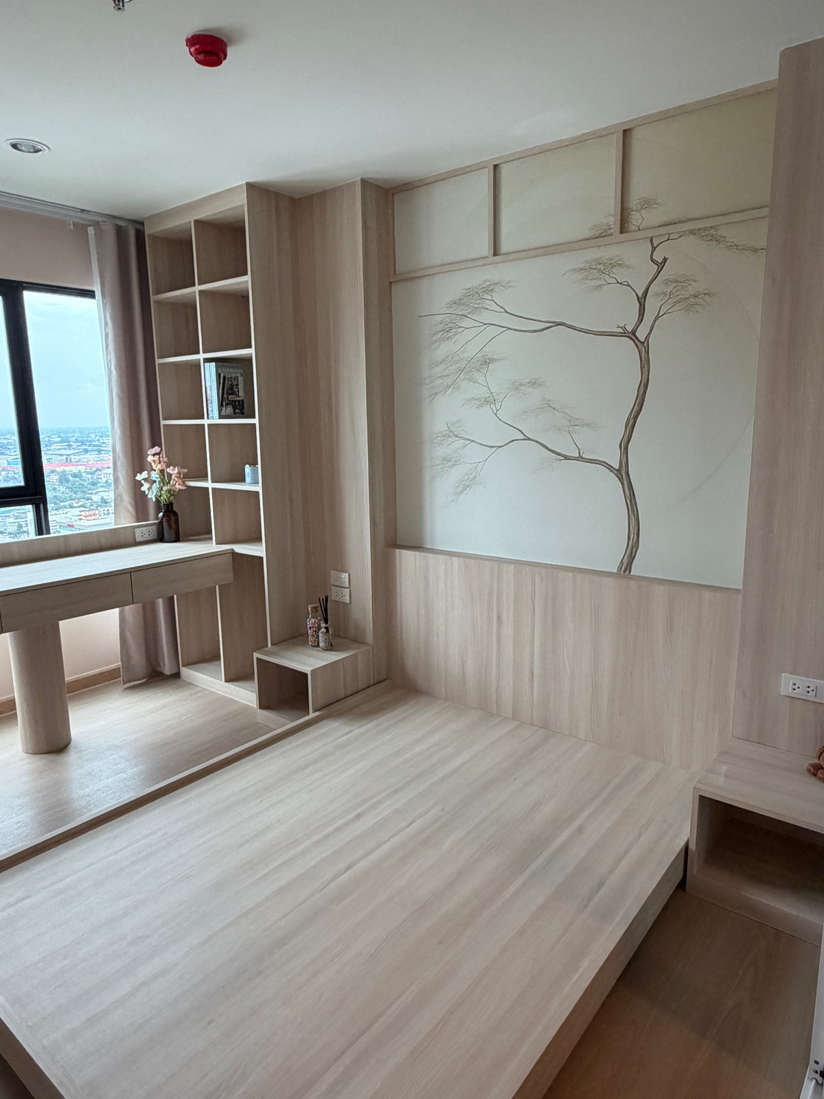 For RentCondoPathum Thani,Rangsit, Thammasat : 🏡 For rent Terra Residence💖 Beautifully decorated, tight built-ins ✨ 29th floor, north side, university view ✅️ Ready to move in