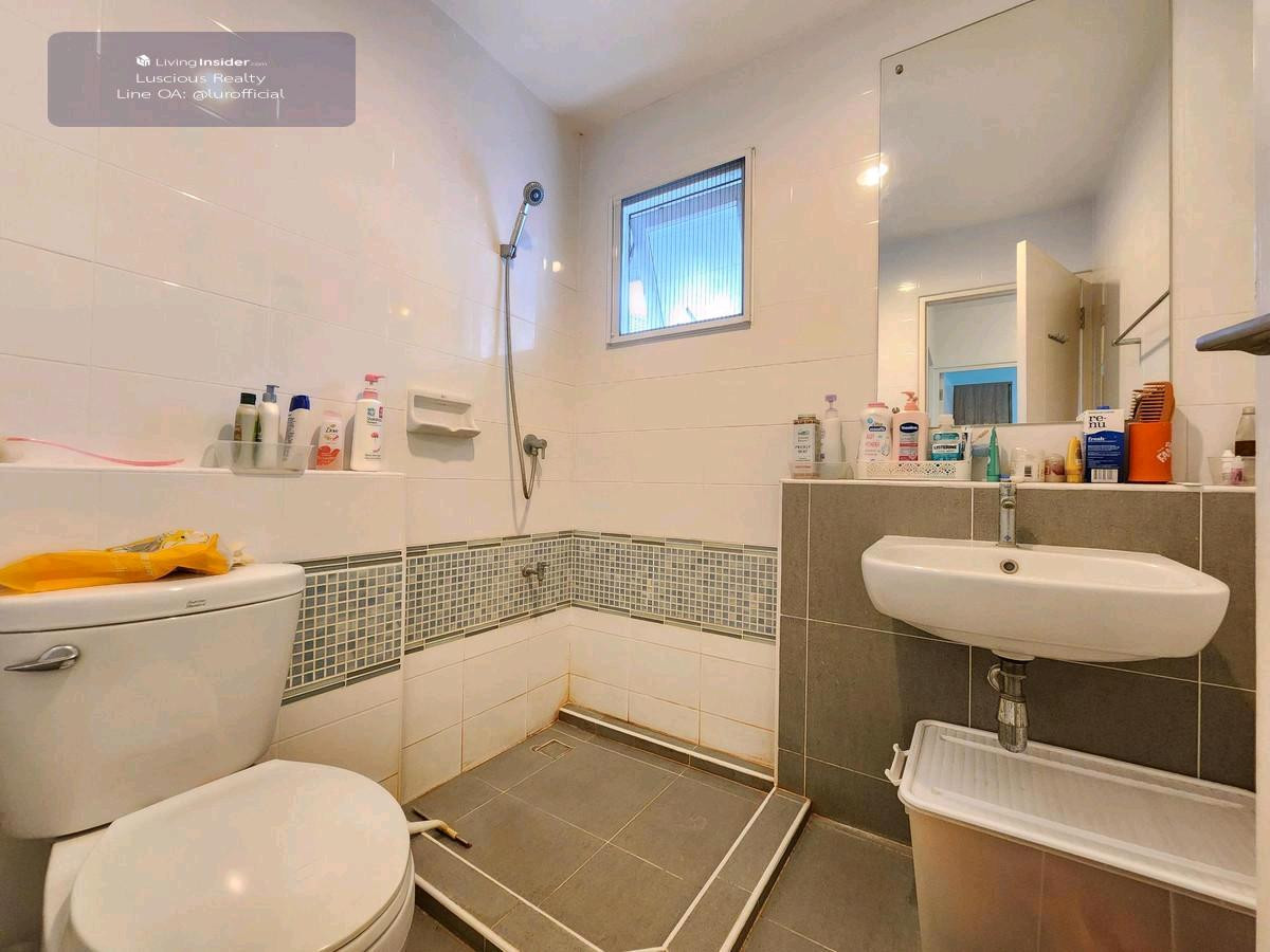 For SaleHouseNonthaburi, Bang Yai, Bangbuathong : Single house for sale, Chaiyaphruek Village, Pinklao-Kanchana  ✅️ Behind the corner, at the end of the alley, easy parking in front of the house, another 1 car  ✅️ House facing south, good wind  ✅️ Near the front of the village