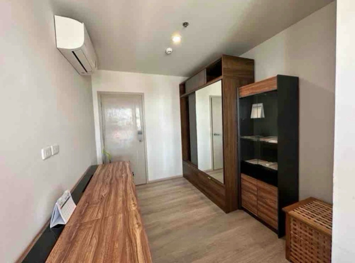 For SaleCondoPinklao, Charansanitwong : ✨🏙️ Urgent sale, 2 bathrooms, 2 bathrooms, with furniture, very good price ✅