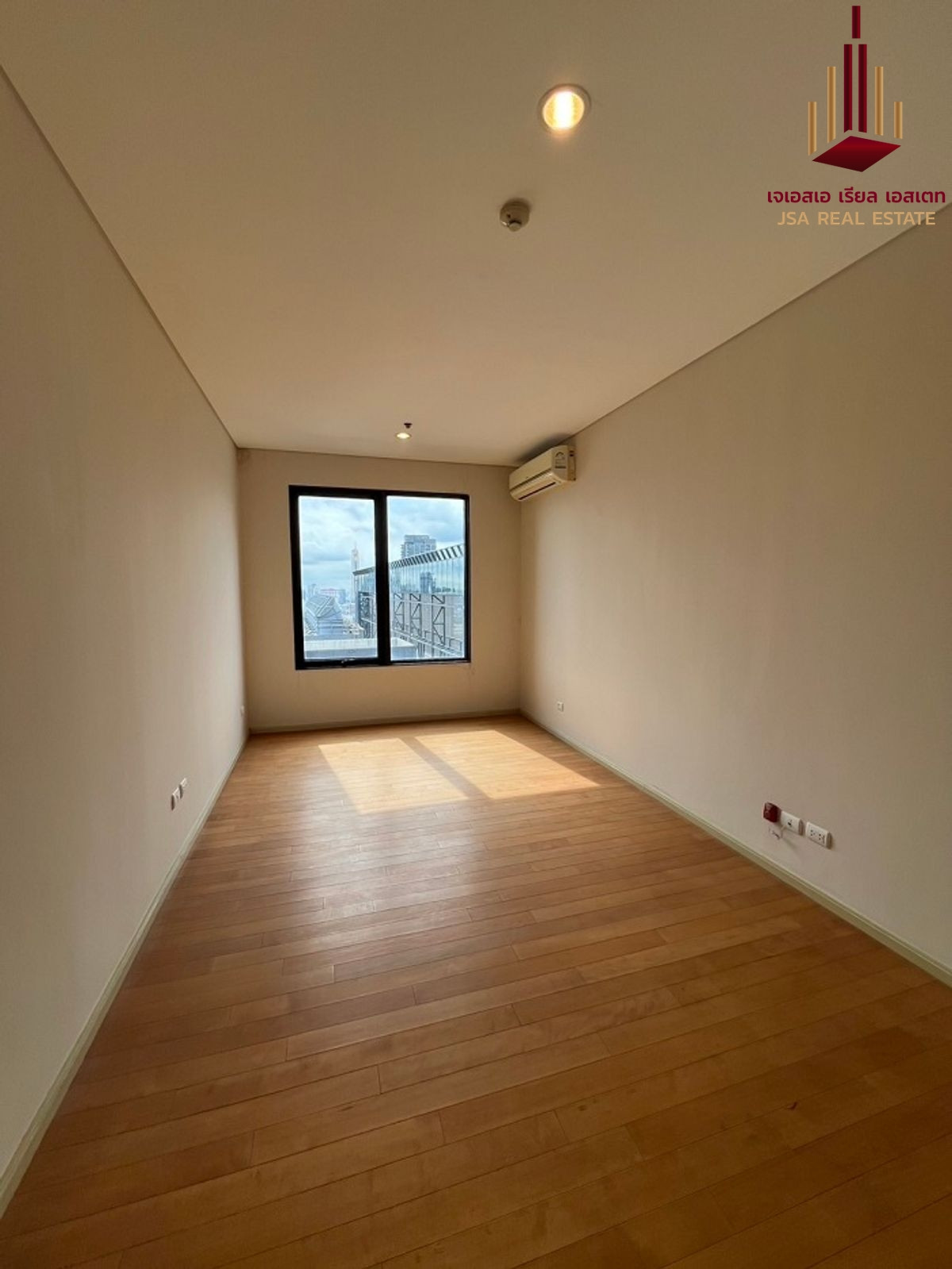 For SaleCondoRama9, Petchburi, RCA : ✨ For Sale: Villa Asoke Condo ✨ 💰 Only 52,300,000 THB