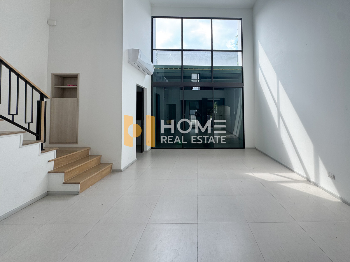 ขายทาวน์โฮมพัฒนาการ ศรีนครินทร์ : บ้านหน้าสวน 🌳 เอสทารา ฮาเว่น พัฒนาการ 20 / 3 ห้องนอน (ขาย), Estara Haven Phatthanakan 20 / 3 Bedrooms (FOR SALE) FON256