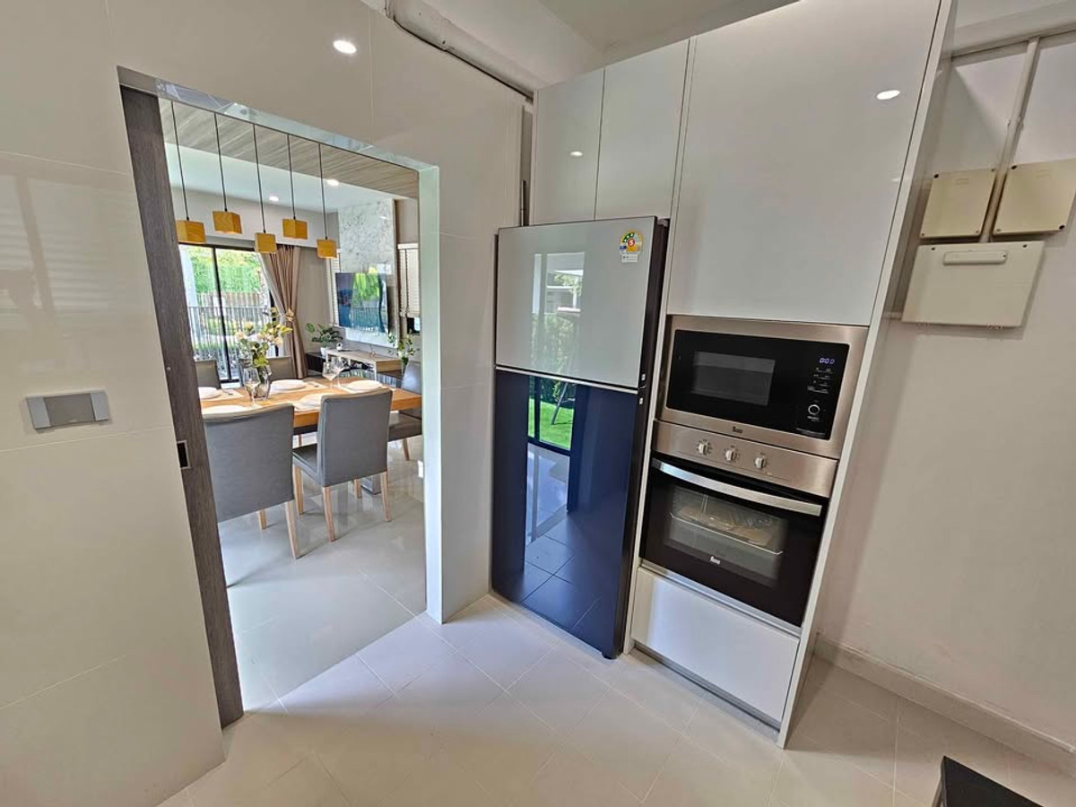 For RentHouseLadkrabang, Suwannaphum Airport : P-2851 Luxurious detached house, good location, ready to move in, near Seacon Square and Paradise Park and Suan Luang Rama IX.