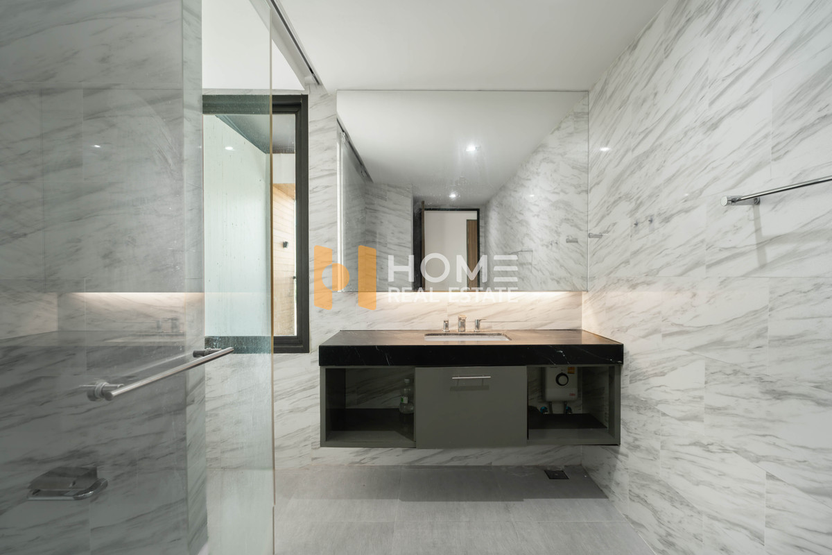 For RentPattanakan, Srinakarin : 🏡 Home office near The Nine Rama 9 📍 The Element Rama 9 🏡 The Element Rama 9 / parking for 6 cars (FOR RENT) PALM881