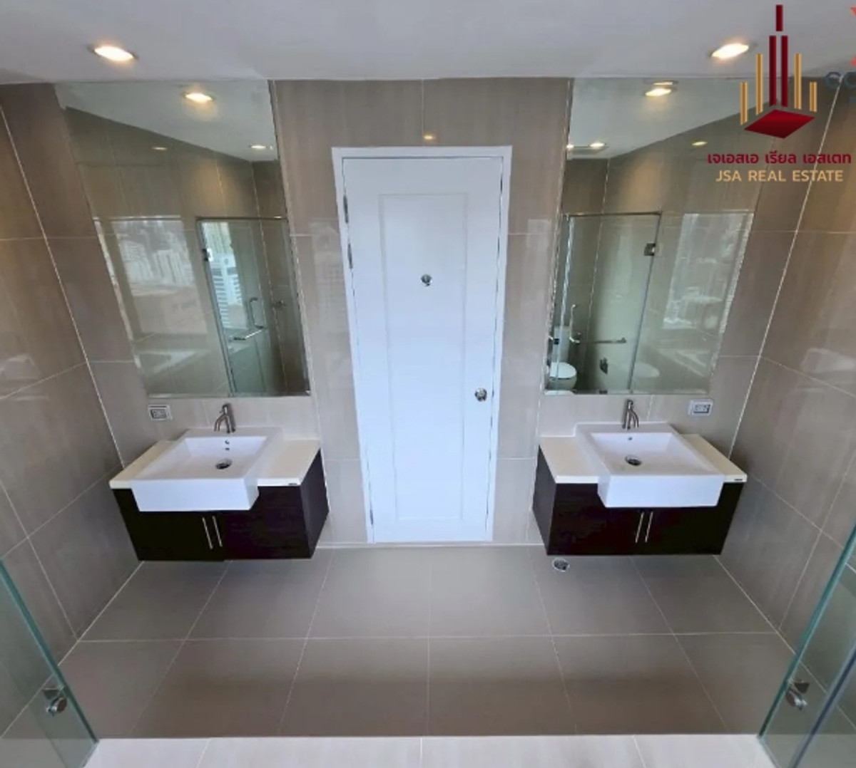 For SaleCondoRama9, Petchburi, RCA : ✨ For Sale: Villa Asoke Condo ✨ 💰 Only 58,600,000 THB