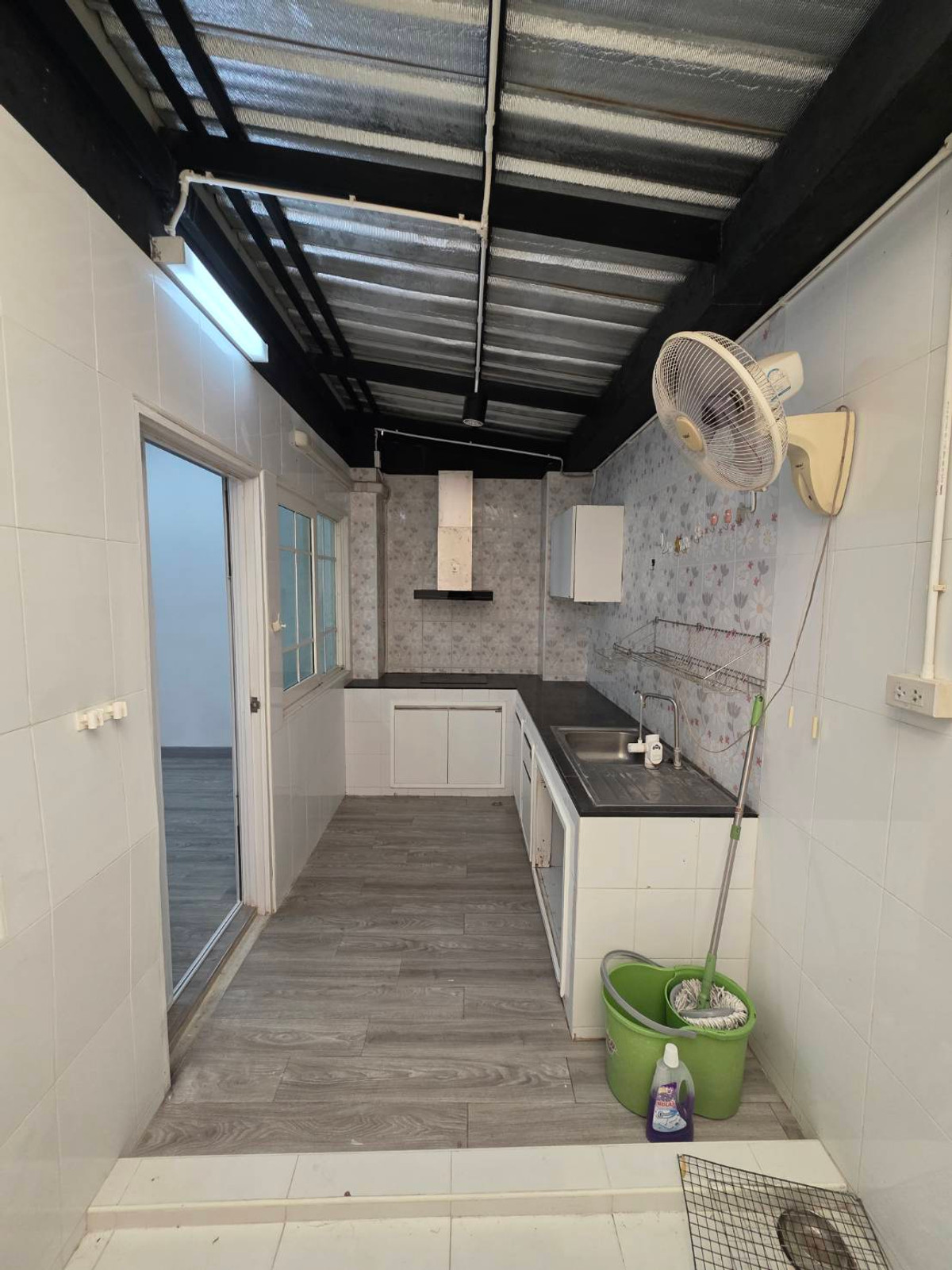 ให้เช่าทาวน์โฮมพระราม 5 ราชพฤกษ์ บางกรวย : ให้เช่าทาวน์โฮม โกลเด้นทาวน์ วงศ์สว่าง - รัชดา ใกล้ MRT แยกติวานนท์ เพียง 5 นาที