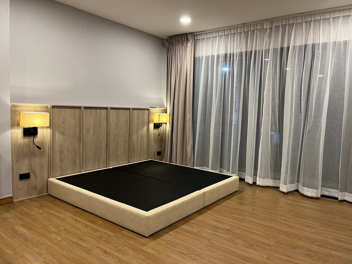 For RentHouseBangna, Bearing, Lasalle : Luxurious house for rent, ready to move in, Centro Bangna (Centro Bangna), near Mega Bangna and international schools.