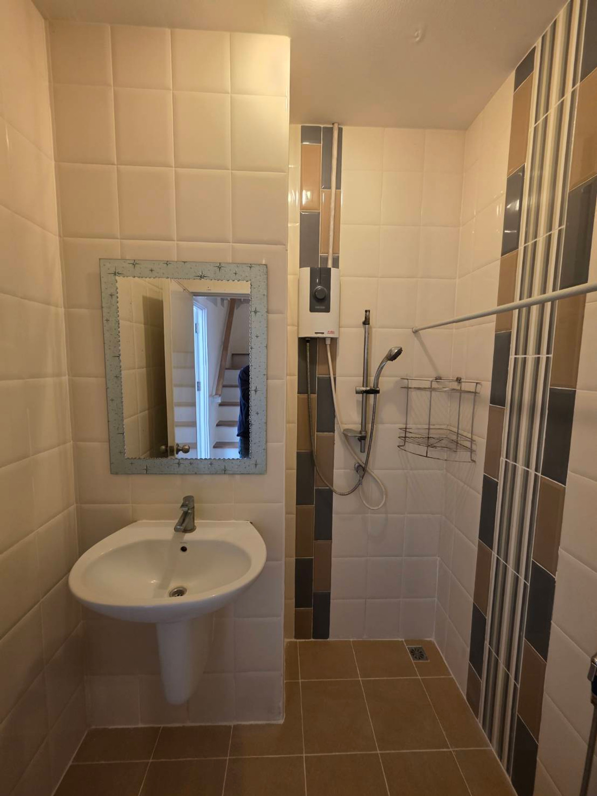 ให้เช่าทาวน์โฮมพระราม 5 ราชพฤกษ์ บางกรวย : ให้เช่าทาวน์โฮม โกลเด้นทาวน์ วงศ์สว่าง - รัชดา ใกล้ MRT แยกติวานนท์ เพียง 5 นาที