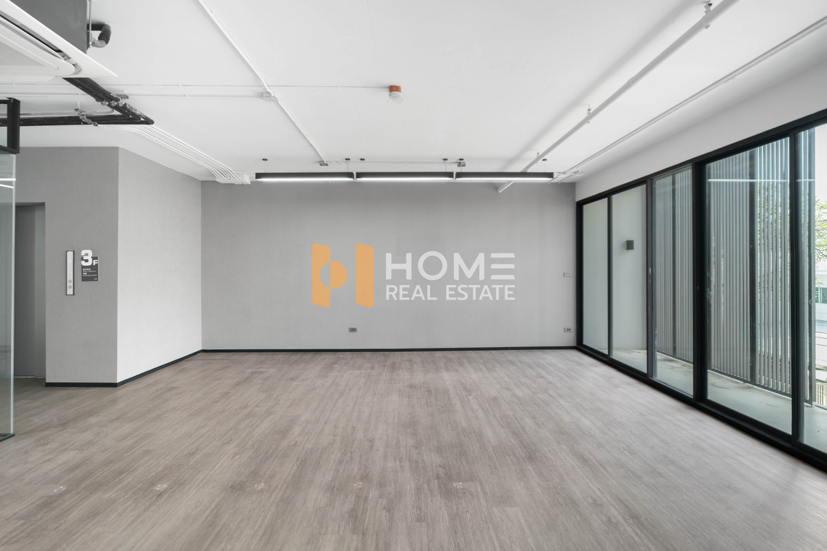 For RentPattanakan, Srinakarin : 🏡 Home office near The Nine Rama 9 📍 The Element Rama 9 🏡 The Element Rama 9 / parking for 6 cars (FOR RENT) PALM881