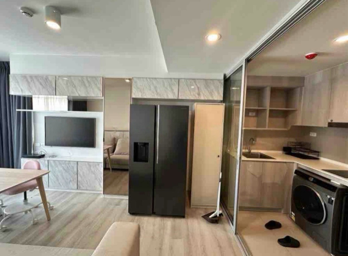 For SaleCondoPinklao, Charansanitwong : ✨🏙️ Urgent sale, 2 bathrooms, 2 bathrooms, with furniture, very good price ✅