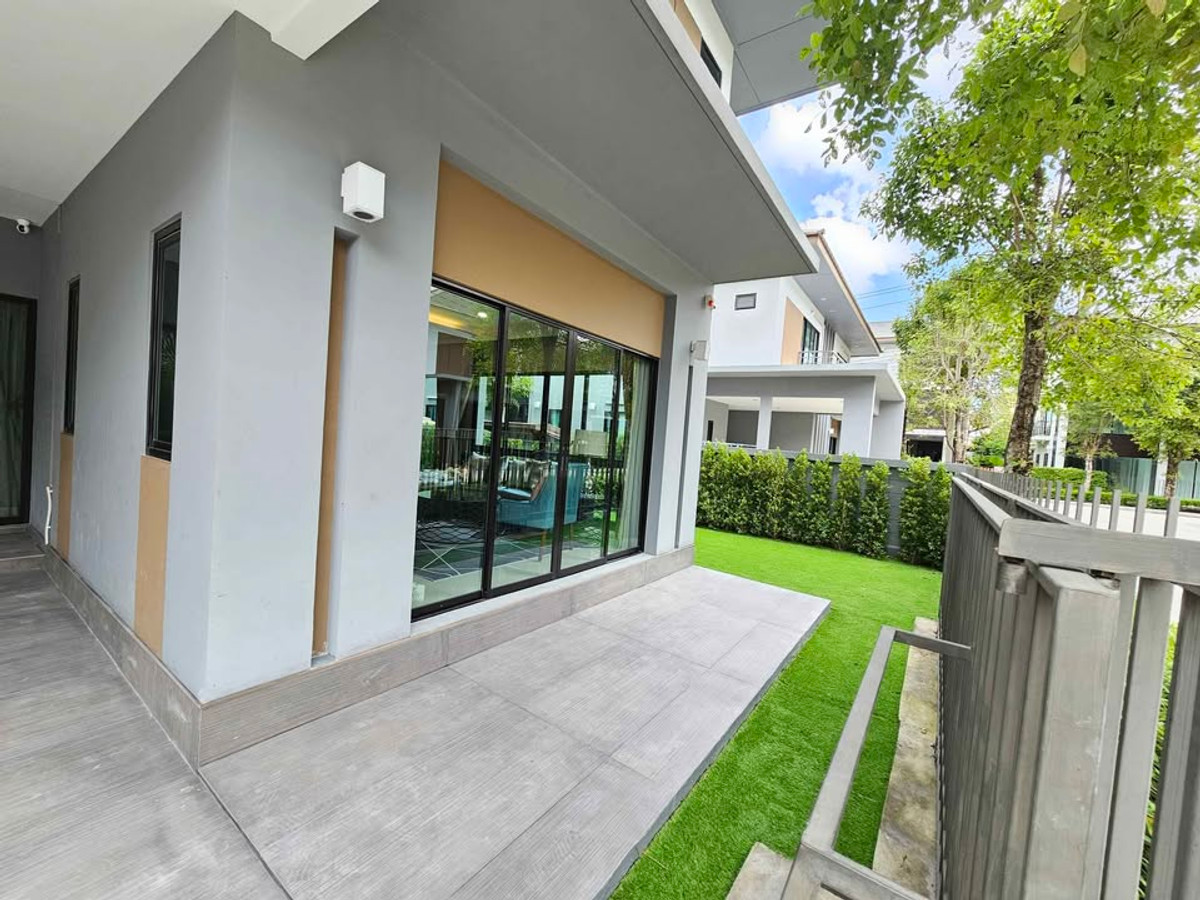 For RentHouseLadkrabang, Suwannaphum Airport : P-2851 Luxurious detached house, good location, ready to move in, near Seacon Square and Paradise Park and Suan Luang Rama IX.