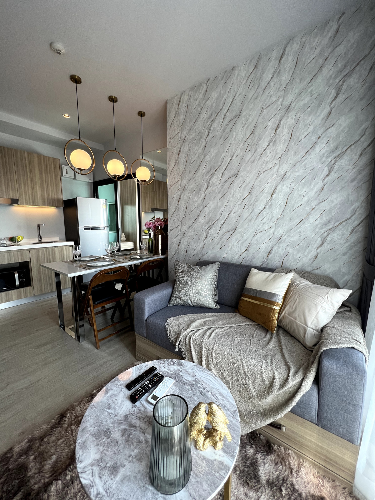 ให้เช่าคอนโดท่าพระ ตลาดพลู วุฒากาศ : ให้เช่า คอนโดแถว สาทร-ท่าพระ เดินถึง BTS ตลาดพลู 2 นอน 2 น้ำ วิวโล่ง เฟอร์จัดเต็ม เครื่องซักผ้า ทีวี ตู้เย็นไฟฟ้าครบ พร้อมอยู่