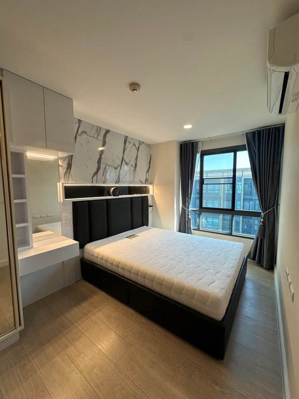 For SaleCondoRatchadapisek, Huaikwang, Suttisan : Metro Luxe Rose Gold Phahol - Sutthisan / 2 Bedrooms (SALE WITH TENANT), Metro Luxe Rose Gold Phahol - Sutthisan / 2 bedrooms (sale with tenant) TARN059