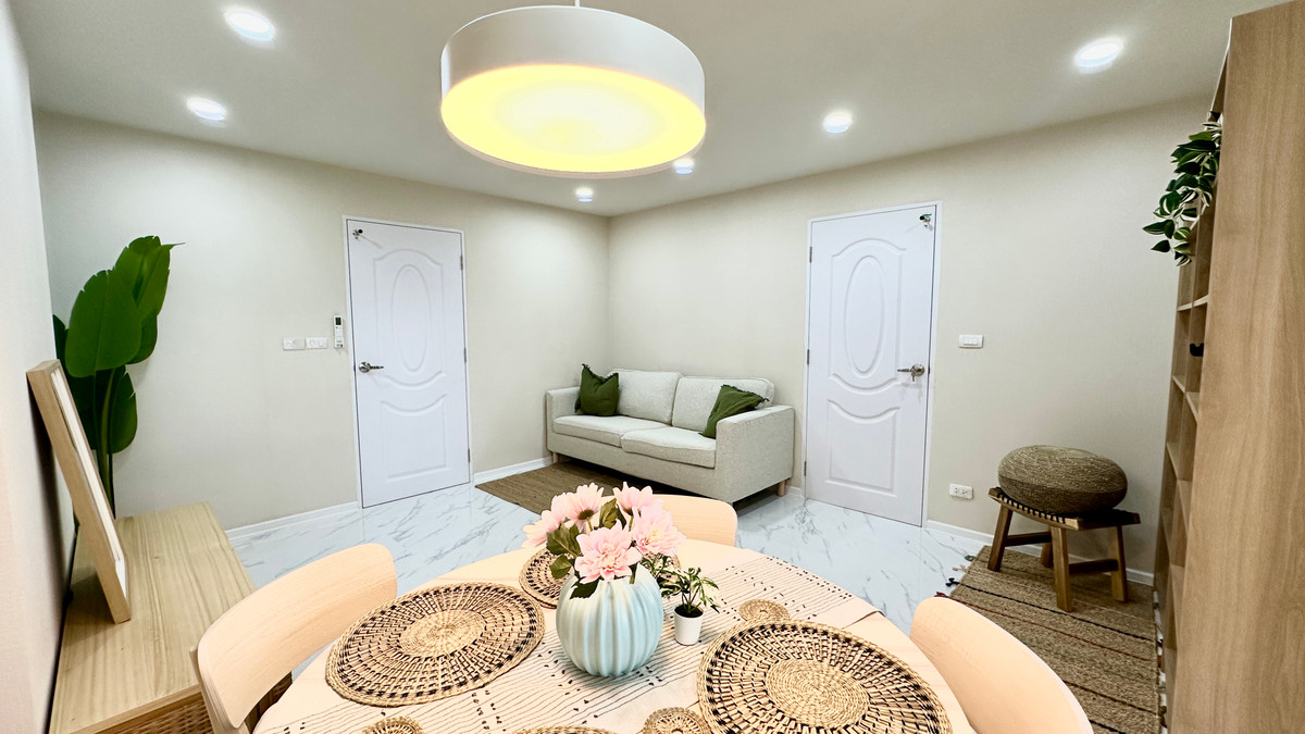 ขายคอนโดสาทร นราธิวาส : FQ ขายคอนโด Sathorn Suites Condominium ราคา 4,500,000 บาท [MKs251107]