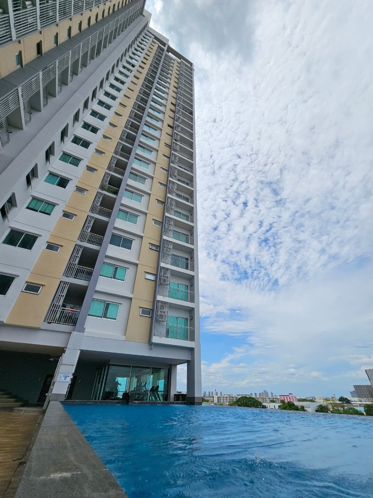 ขายคอนโดแจ้งวัฒนะ เมืองทอง : ขายคอนโด ศุภาลัย วิสต้า ห้าแยกปากเกร็ด-แจ้งวัฒนะ ใกล้สถานีรถไฟฟ้าสายสีชมพู ชั้น 27 วิวสระว่ายน้ำ