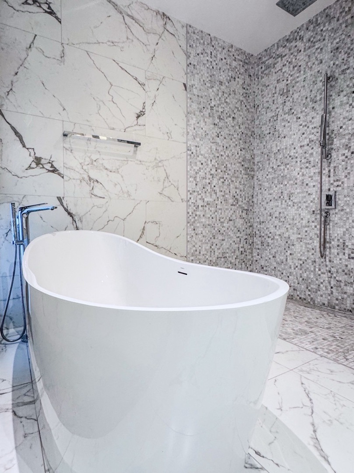 ให้เช่าบ้านเกษตร นวมินทร์ ลาดปลาเค้า : 📢👇บ้านใหม่ หรู 4 ชั้น พร้อม ลิฟต์ ถนนประเสริฐมนูกิจ  เข้าออก หลายเส้นทาง ซอยมัยลาภ (ย่านเกษตร-นวมินทร์) ติดถนนใหญ่ ใกล้ทางด่วนเอกมัย-รามอินทรา 