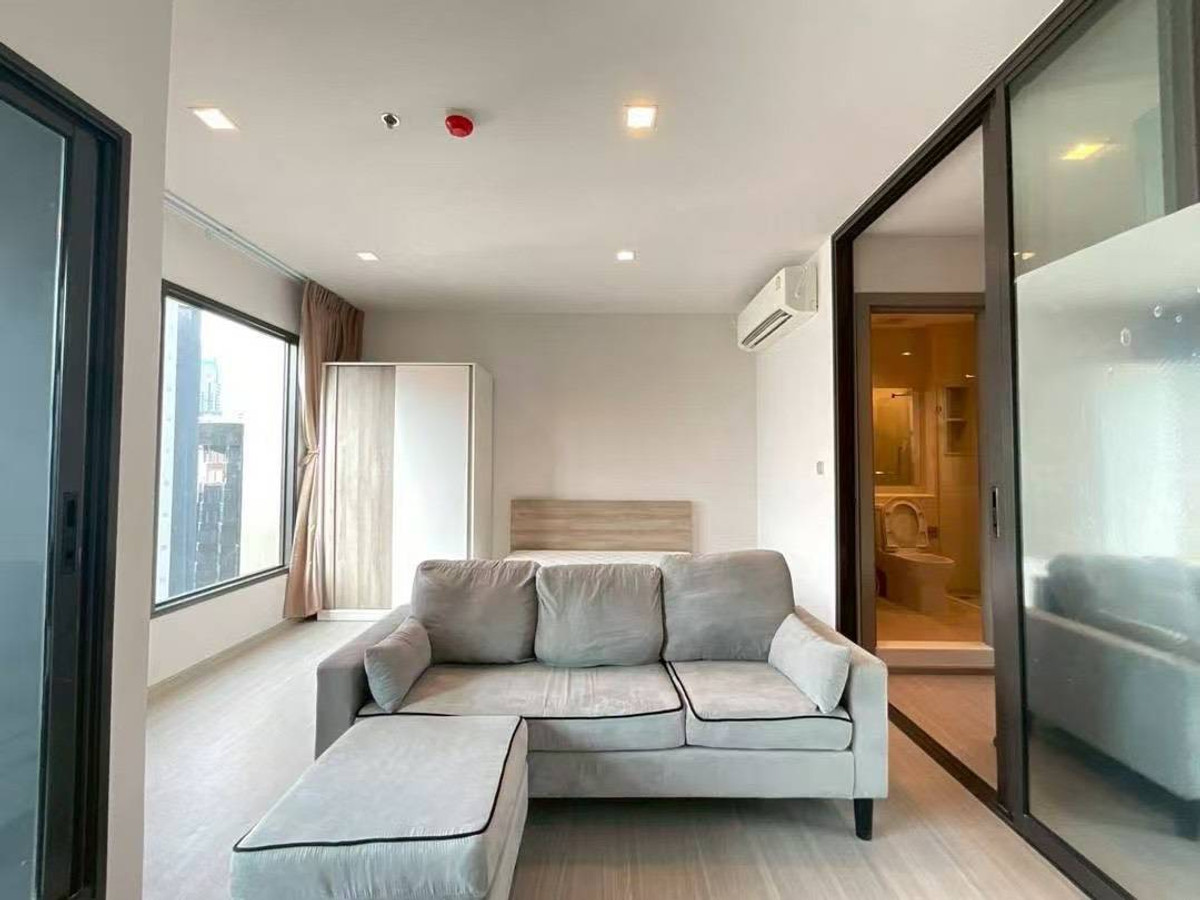 For RentCondoRama9, Petchburi, RCA : Condo for rent, Life Asoke Rama9, fully furnished condo, ready to move in, close to MRT Rama 9, convenient travel!!