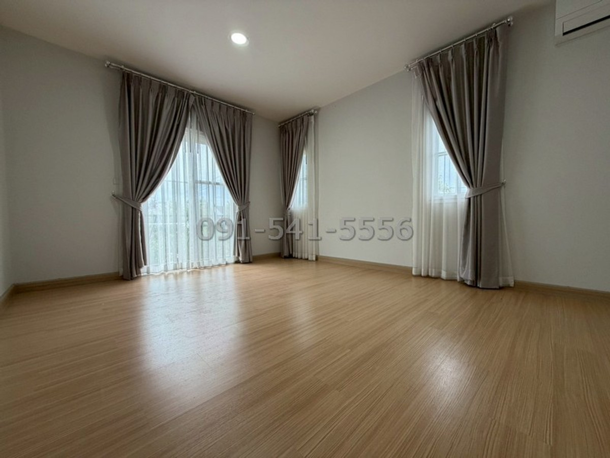 ขายบ้านสกลนคร : ขายบ้านสวย 2 หลัง อารียา ลิฟวิ่ง สกลนคร ที่ดินรวม 117.5 ตรว เหมาะสำหรับครอบครัวใหญ่ อยู่สบาย บรรยากาศร่มรื่น มีสวนรอบบ้าน