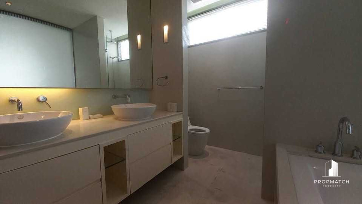 For SaleCondoSukhumvit, Asoke, Thonglor : 🏙 Domus Sukhumvit 16 – Spacious Luxury 2BR 22.5MB for Sale 📞 Bank 098-462-8898