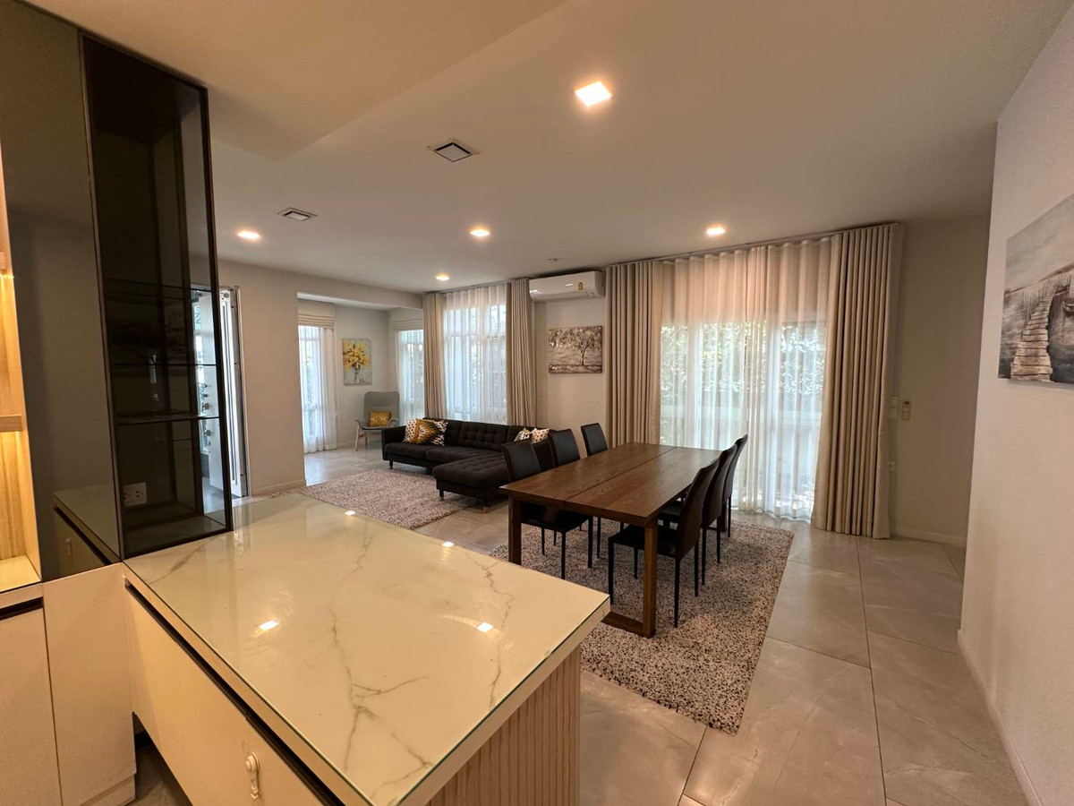 For RentHouseLadkrabang, Suwannaphum Airport : Mantana bangna wongwaen fir rent 