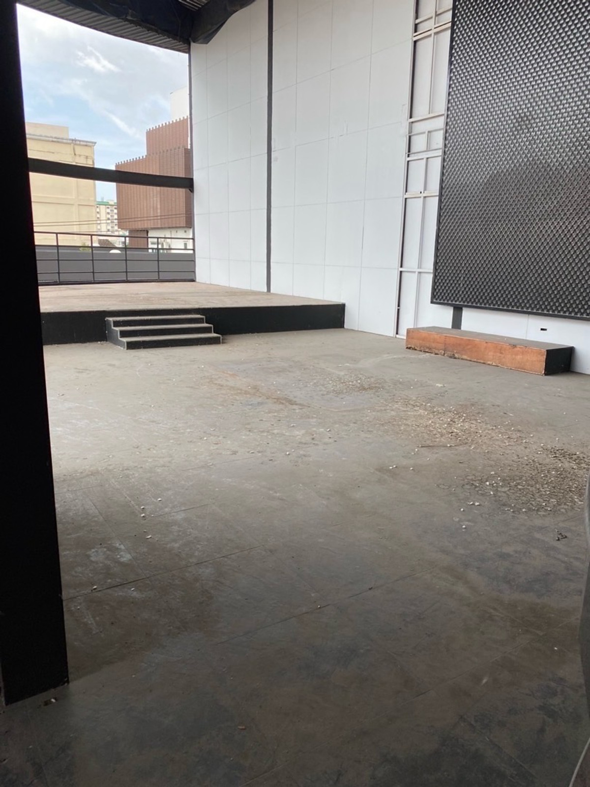 ให้เช่าร้านค้า/ตลาดนัดโชคชัย4 ลาดพร้าว71 : ให้เช่า อาคารเชิงพาณิชย์ ริมถนน โชคชัย 4 ลาดพร้าว ไม่เน้นที่จอดรถ