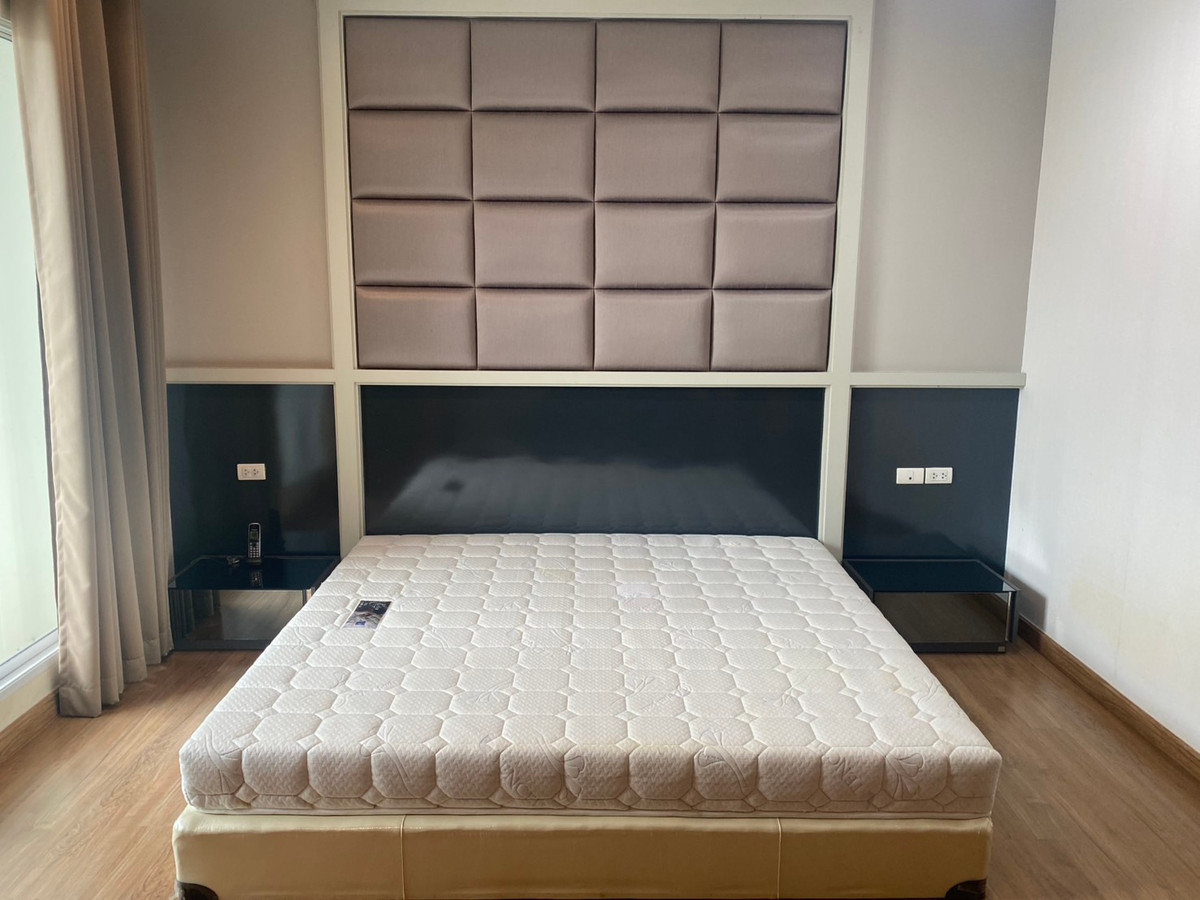 For SaleTownhomeEakachai, Bang Bon : Townhome Baan Klang Muang S Sense Sathorn - Taksin 2 / 3 Bedrooms (FOR SALE), Baan Klang Muang S Sense Sathorn - Taksin 2 / Townhome 3 Bedrooms (FOR SALE) BALL052