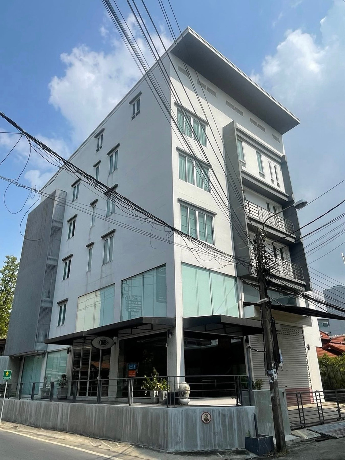 For RentHome OfficeLadkrabang, Suwannaphum Airport : Office building, Rama 9 Soi 43 / 4 Floor (FOR SALE) BZD046