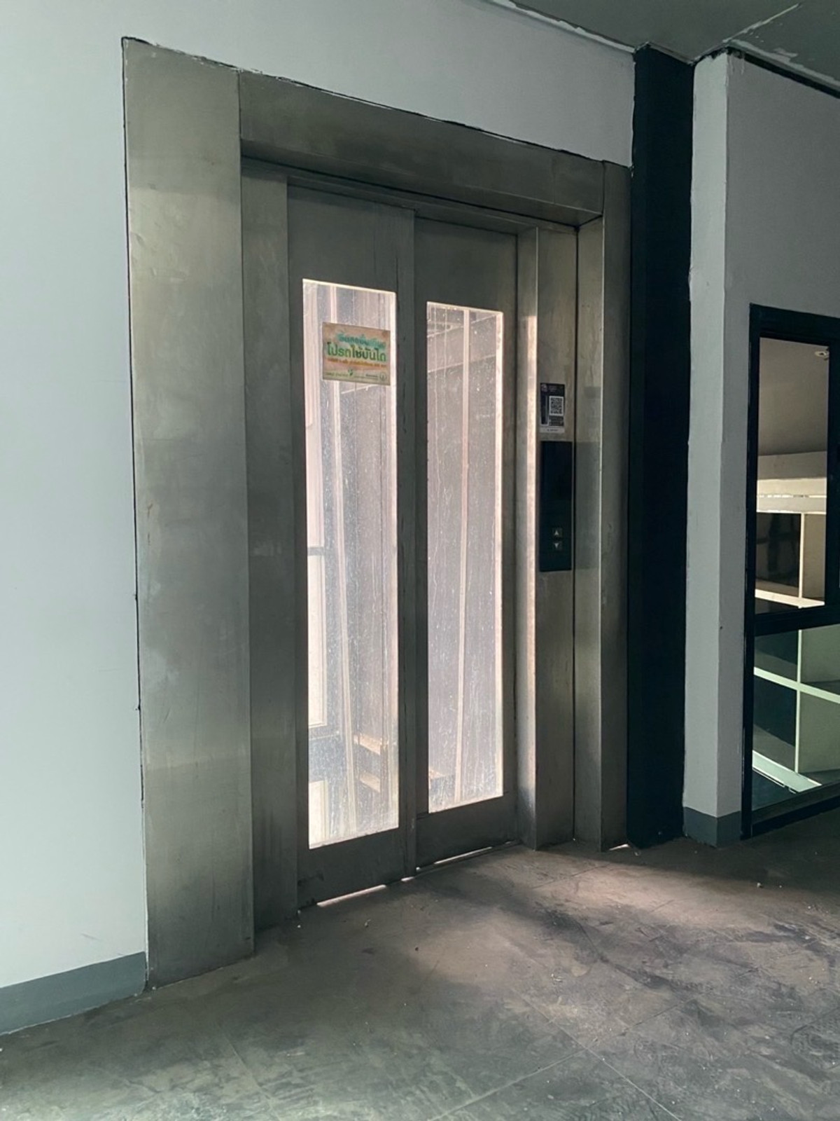 ให้เช่าร้านค้า/ตลาดนัดโชคชัย4 ลาดพร้าว71 : ให้เช่า อาคารเชิงพาณิชย์ ริมถนน โชคชัย 4 ลาดพร้าว ไม่เน้นที่จอดรถ