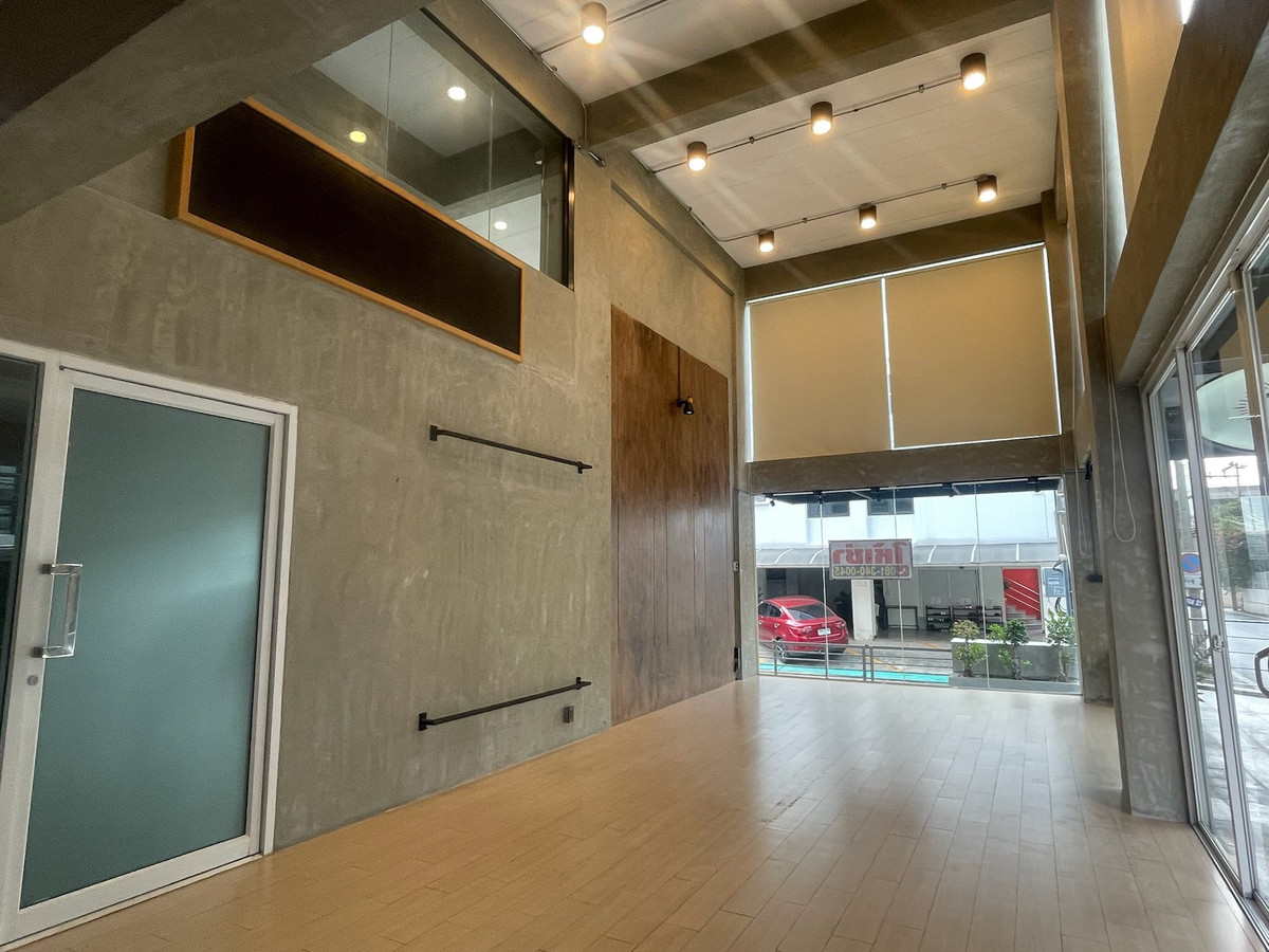 For RentHome OfficeLadkrabang, Suwannaphum Airport : Office building, Rama 9 Soi 43 / 4 Floor (FOR SALE) BZD046