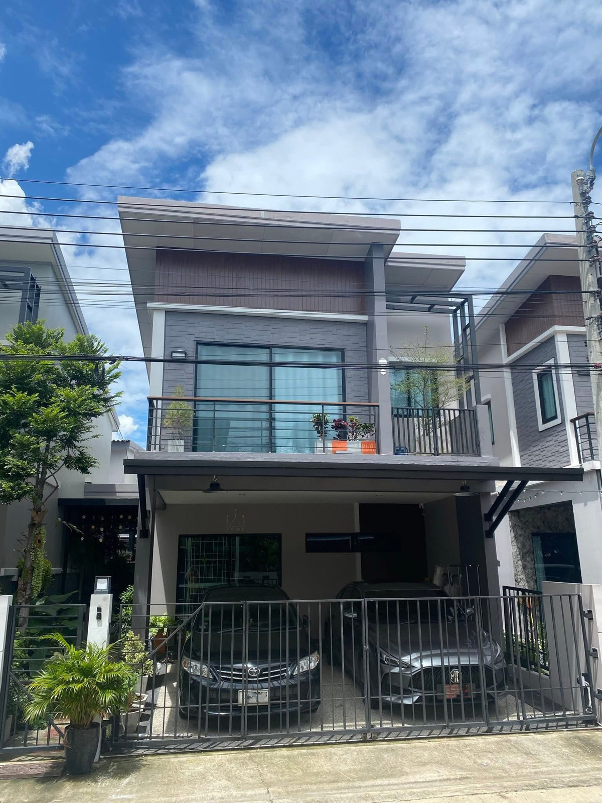 ให้เช่าบ้านสมุทรปราการ สำโรง : ให้เช่าทาวน์โฮม 28ตรว. สไตล์บ้านเดี่ยว เนเชอร่าเทรนด์ ศรีนครินทร์ ใกล้รถไฟฟ้า BTS ศรีนครินทร์